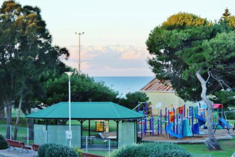 Pier Number 10 - New Castle Holiday 2