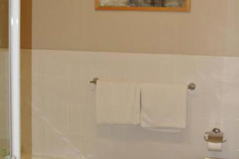 Pier Number 10 - New Castle Holiday 3