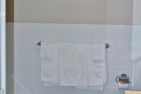 Pier Number 10 - New Castle Holiday 5