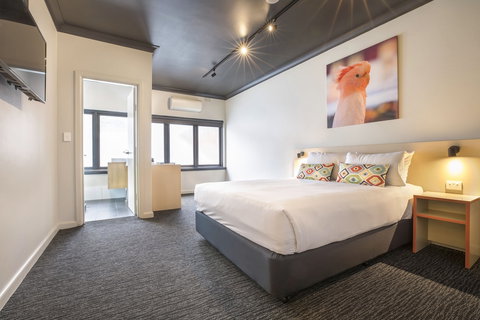 Nightcap At Chester Hill Hotel - New Castle Holiday 5