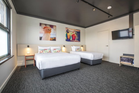 Nightcap At Chester Hill Hotel - New Castle Holiday 3