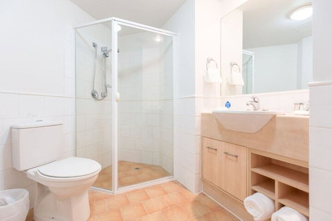 Ramada By Wyndham Hope Harbour - New Castle Holiday 6