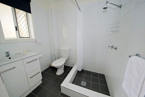 Burleigh Gold Coast Motel - New Castle Holiday 6