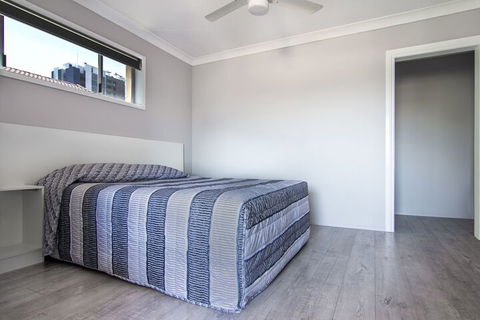 Burleigh Gold Coast Motel - New Castle Holiday 7