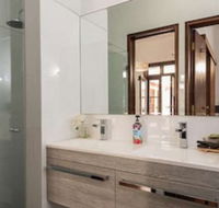 Fairway Manor Accommodation - New Castle Holiday