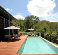 Phoenix Eumundi Bed  Breakfast - New Castle Holiday