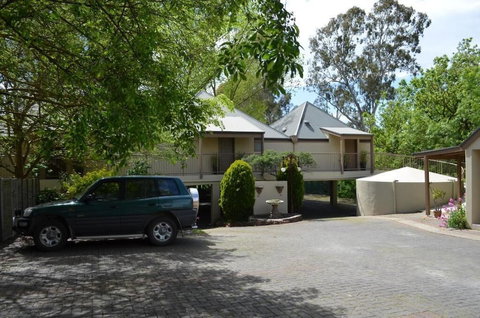 Hahndorf Motel - New Castle Holiday 1