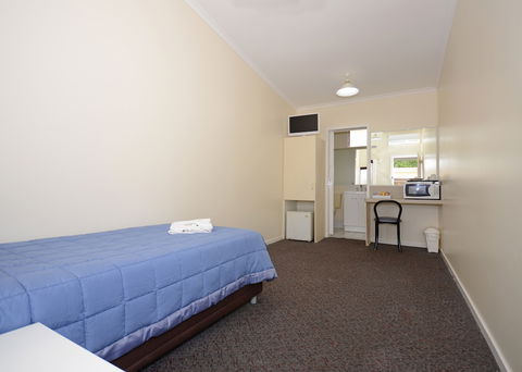 Ned Kelly's Motel - New Castle Holiday 3