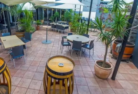 Lockleys Hotel - New Castle Holiday 6