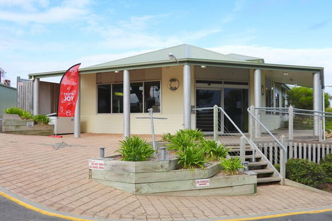 Sea Vu Caravan Park - New Castle Holiday 1