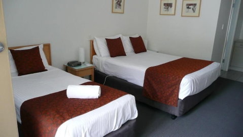 Taft Motor Inn - New Castle Holiday 5