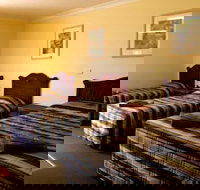 Isis Motel Scone - New Castle Holiday