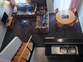 City West Accommodation - New Castle Holiday 1