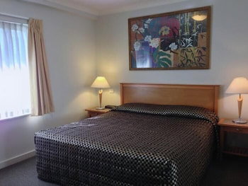 City West Accommodation - New Castle Holiday 4