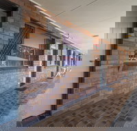 The Abbey Motor Inn - New Castle Holiday