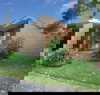 Wattle Holiday Rental - New Castle Holiday