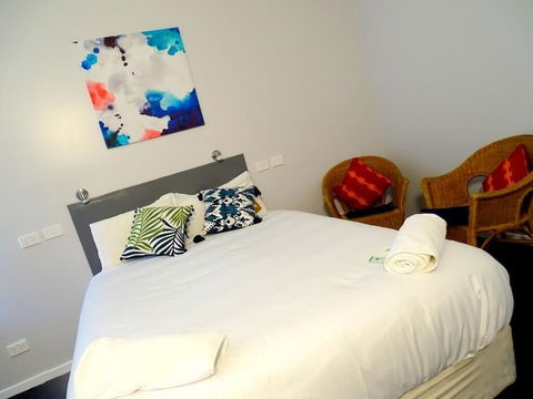 Mercury Motor Inn - New Castle Holiday 4