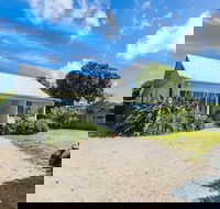 Beachfront Cottages Torquay - New Castle Holiday