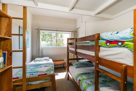 Beachfront Cottages Torquay - New Castle Holiday 6