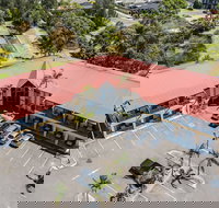 Warners At The Bay - New Castle Holiday