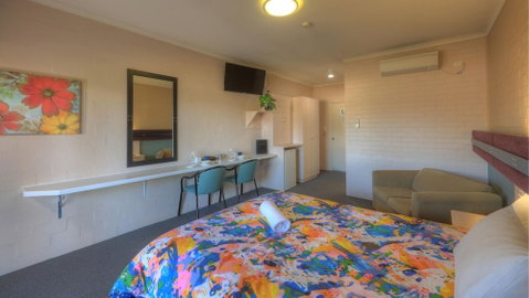 The Vines Motel And Cottages - New Castle Holiday 6