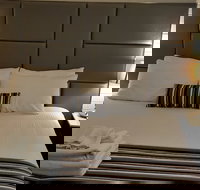 Hibiscus Lakeside Motel - New Castle Holiday