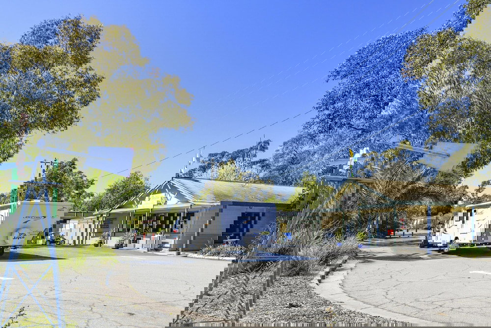 Orrvale VIC New Castle Holiday