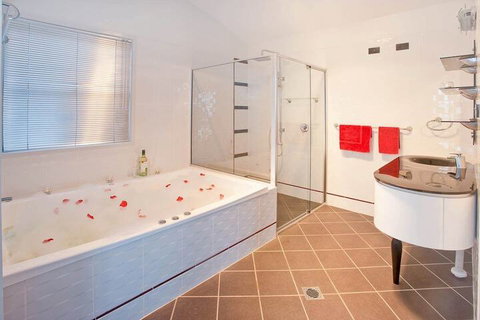 SURFBEACH HOLIDAY PARK - New Castle Holiday 3