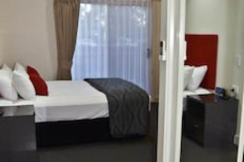 Swagsman Motel Miles - New Castle Holiday 4