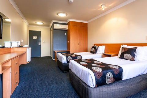 Black Buffalo Hotel - New Castle Holiday 4