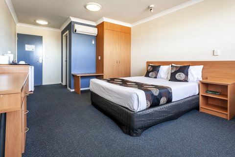 Black Buffalo Hotel - New Castle Holiday 2