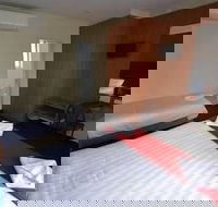 Heathcote Hotel - New Castle Holiday