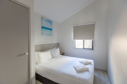 Burleigh Beach Tourist Park - New Castle Holiday 4