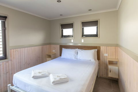 Burleigh Beach Tourist Park - New Castle Holiday 3