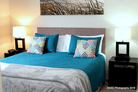 Mollymook Cove Apartments - New Castle Holiday 1