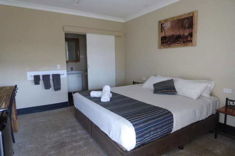 Beagle Motor Inn - New Castle Holiday 4