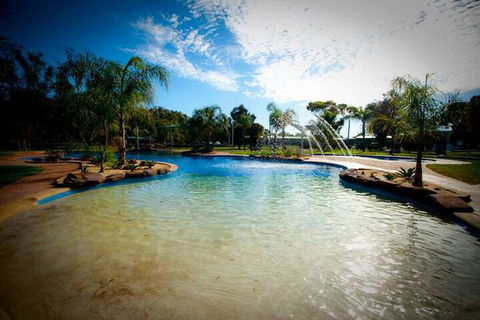 Tasman Holiday Parks - Merool On The Murray - New Castle Holiday 2