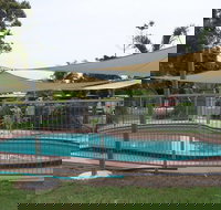 Moura Caravan Park - New Castle Holiday