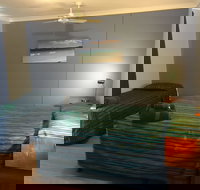 Driftwood Apartments - New Castle Holiday