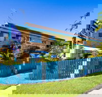 Tannum on the Beach Motel - New Castle Holiday