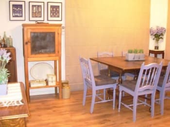 Linger Longer Accommodation SA - New Castle Holiday 6
