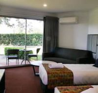 Country Capital Motel - New Castle Holiday