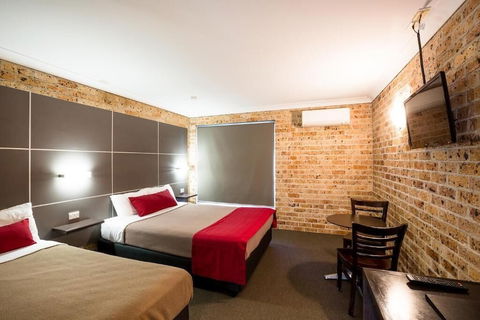 Lakeview Hotel Motel - New Castle Holiday 6