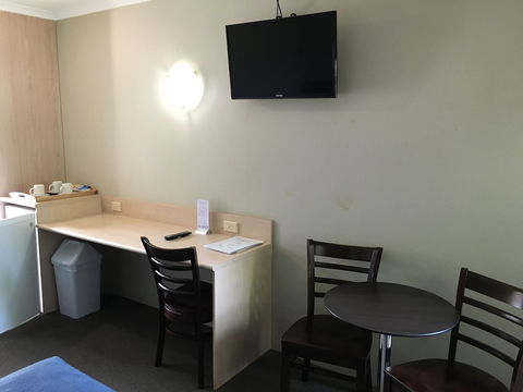 Lakeview Hotel Motel - New Castle Holiday 4