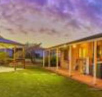Barossa Elegance - New Castle Holiday