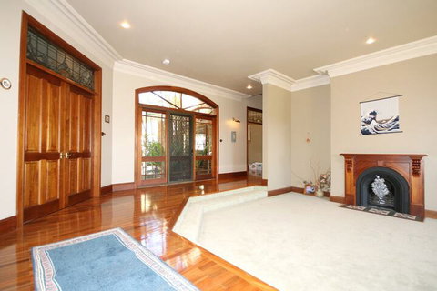 Relaxin - New Castle Holiday 4