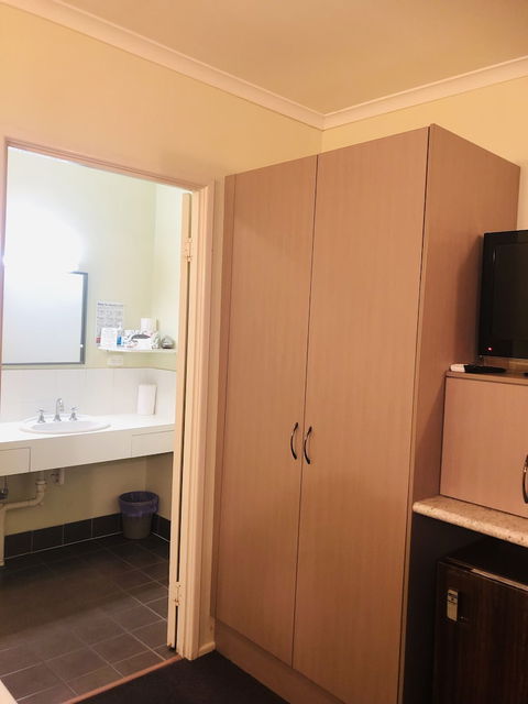 Biloela Centre Motel - New Castle Holiday 5