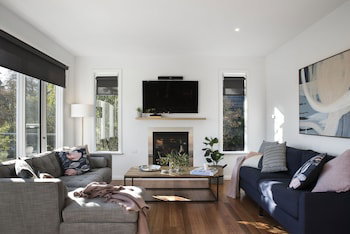 Azure - New Castle Holiday 0