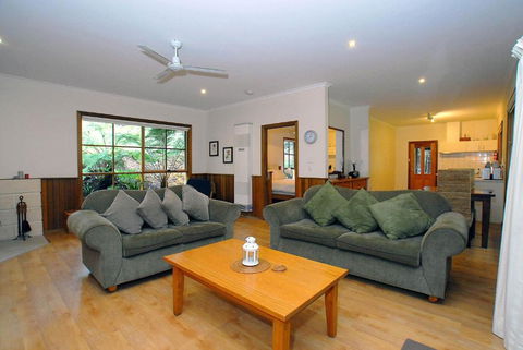 Fernglen Forest Retreat - New Castle Holiday 3