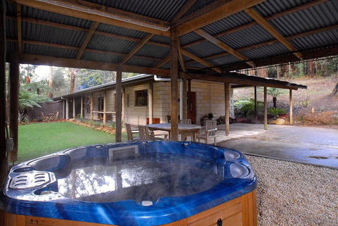 Fernglen Forest Retreat - New Castle Holiday 6